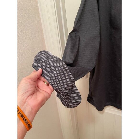 Tommy Bahama Mens Long Sleeve Button-Up Shirt Size L Grey Herringbone Pattern Wi - Picture 2 of 11